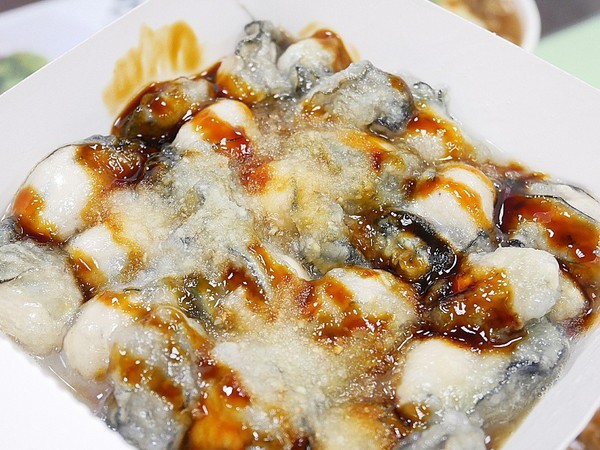 張記麻辣大腸蚵仔麵線：張記麻辣大腸蚵仔麵線-新竹平價小吃  傳承兩代麵線  份量充足  就是要讓大家用銅板價吃飽飽