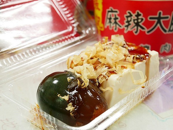 張記麻辣大腸蚵仔麵線：張記麻辣大腸蚵仔麵線-新竹平價小吃  傳承兩代麵線  份量充足  就是要讓大家用銅板價吃飽飽