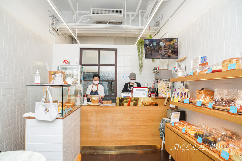 店門口超低調但手藝太強的手工麵包,招牌的韓國地瓜馬鈴薯包不預定還搶不到