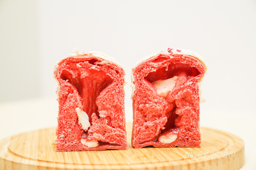 店門口超低調但手藝太強的手工麵包,招牌的韓國地瓜馬鈴薯包不預定還搶不到