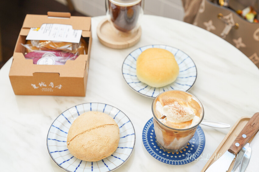 店門口超低調但手藝太強的手工麵包,招牌的韓國地瓜馬鈴薯包不預定還搶不到