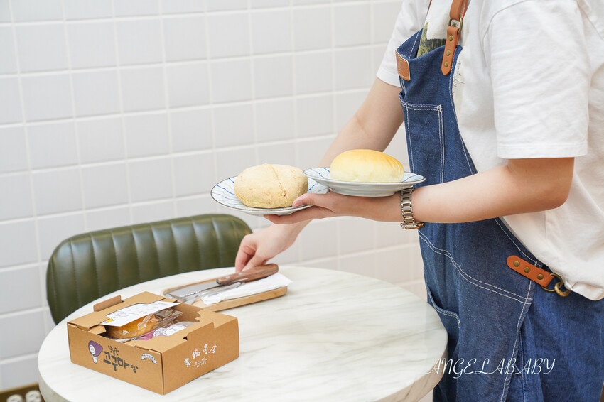 店門口超低調但手藝太強的手工麵包,招牌的韓國地瓜馬鈴薯包不預定還搶不到