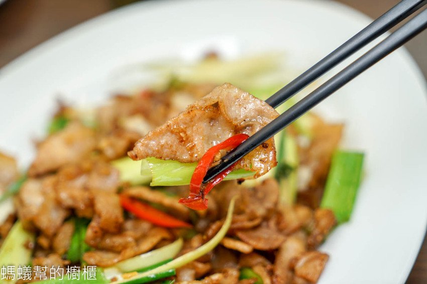 台中東港海世界活海鮮 | 海產餐廳也能吃的到古早味宴客菜，魷魚螺肉蒜、菜尾湯，台中海鮮餐廳推薦。 - 螞蟻幫的櫥櫃
