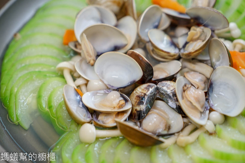 台中東港海世界活海鮮 | 海產餐廳也能吃的到古早味宴客菜，魷魚螺肉蒜、菜尾湯，台中海鮮餐廳推薦。 - 螞蟻幫的櫥櫃