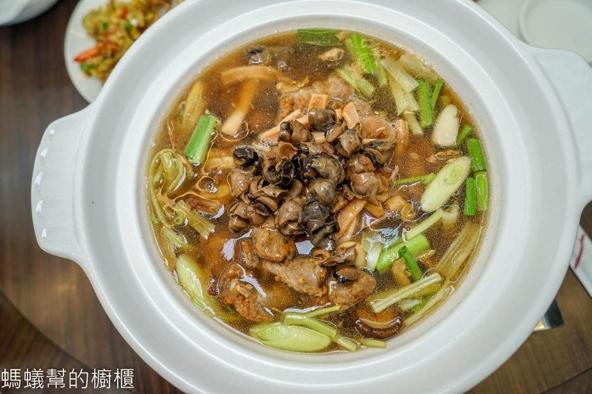 台中東港海世界活海鮮 | 海產餐廳也能吃的到古早味宴客菜，魷魚螺肉蒜、菜尾湯，台中海鮮餐廳推薦。 - 螞蟻幫的櫥櫃