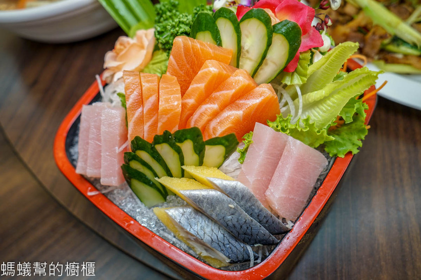 台中東港海世界活海鮮 | 海產餐廳也能吃的到古早味宴客菜，魷魚螺肉蒜、菜尾湯，台中海鮮餐廳推薦。 - 螞蟻幫的櫥櫃