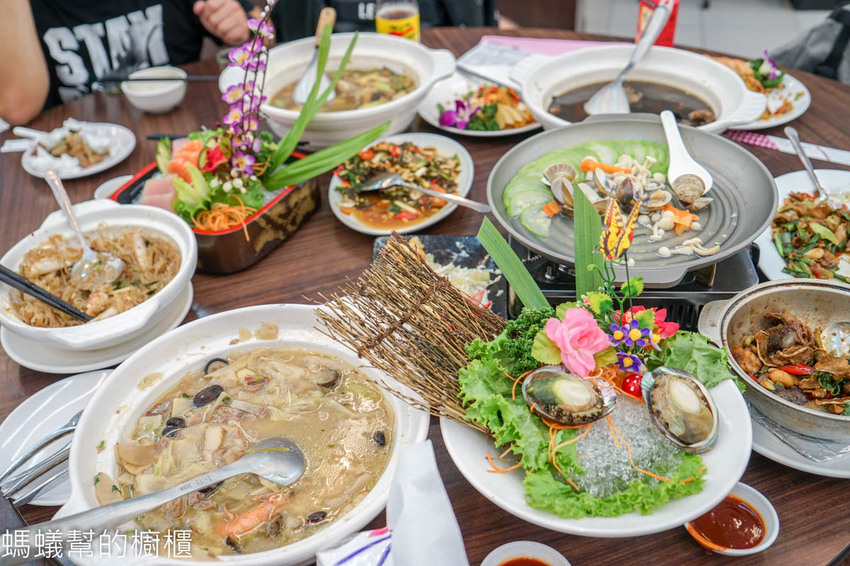 台中東港海世界活海鮮 | 海產餐廳也能吃的到古早味宴客菜，魷魚螺肉蒜、菜尾湯，台中海鮮餐廳推薦。 - 螞蟻幫的櫥櫃