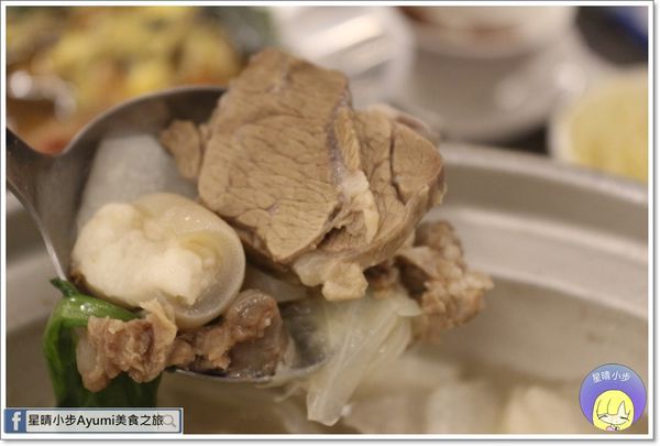 友雞羊甕仔雞羊肉爐：[食記]►台南仁德聚餐推薦◄友雞羊甕仔雞羊肉爐/豆乳雞/麻油蛋鮮蚵/炒羊雜/綜合原味羊肉爐/甕仔雞