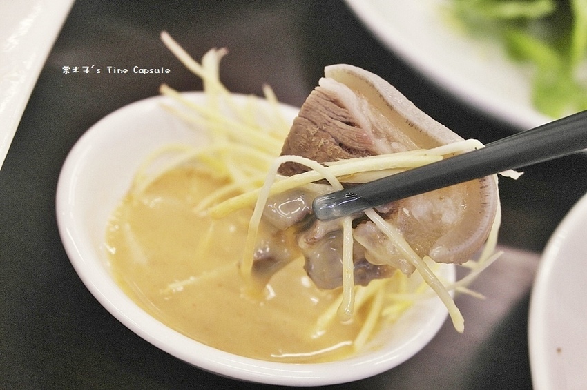 [台南仁德羊肉爐]友雞羊甕仔雞羊肉爐-清香無羶腥味的藥膳羊肉爐，現涮溫體羊肉好嫩甜+每天現烤甕仔雞，台南仁德聚餐推薦~