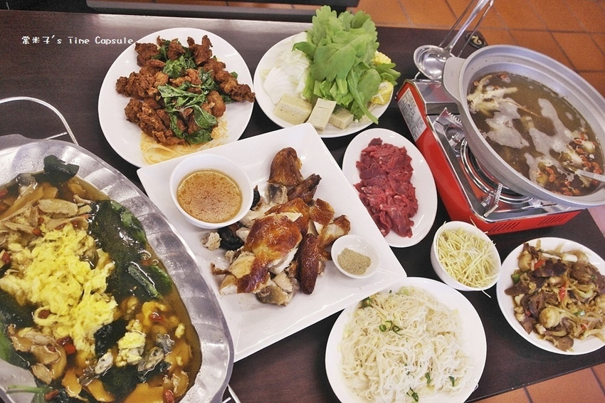 [台南仁德羊肉爐]友雞羊甕仔雞羊肉爐-清香無羶腥味的藥膳羊肉爐，現涮溫體羊肉好嫩甜+每天現烤甕仔雞，台南仁德聚餐推薦~