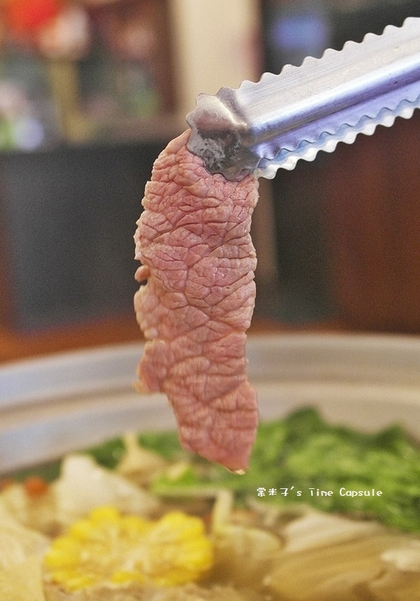 [台南仁德羊肉爐]友雞羊甕仔雞羊肉爐-清香無羶腥味的藥膳羊肉爐，現涮溫體羊肉好嫩甜+每天現烤甕仔雞，台南仁德聚餐推薦~