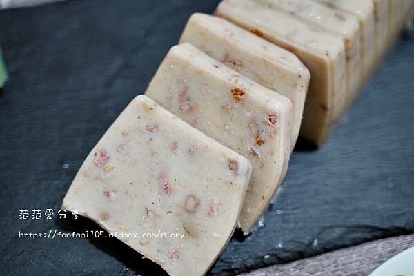 【年節伴手禮推薦】曾家莊食品廠 蘿蔔糕 九兔迎春組 #雲林西螺 #焦糖年糕 #紅豆年糕 #港式蘿蔔糕 #芋粿巧 (8).JPG 【年節伴手禮推薦】曾家莊食品廠 蘿蔔糕 九兔迎春組 #雲林西螺 #焦糖年糕 #紅豆年糕 #港式蘿蔔糕 #芋粿巧 (8).JPG