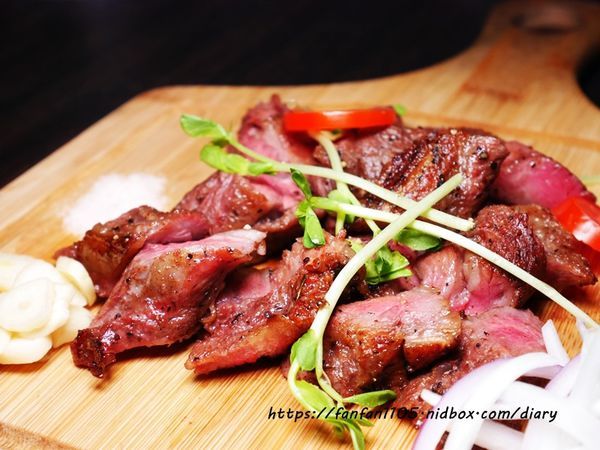 【三重美食】三重港景觀餐廳 #三重港 #戶外景觀餐廳 #live演唱 #羊肉爐 #活蝦  #炭烤牛排 #蔬果市集  (37).JPG