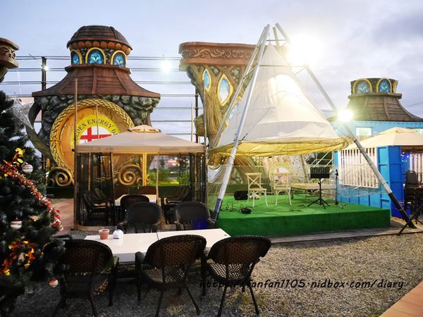 【三重美食】三重港景觀餐廳 #三重港 #戶外景觀餐廳 #live演唱 #羊肉爐 #活蝦  #炭烤牛排 #蔬果市集  (5).JPG