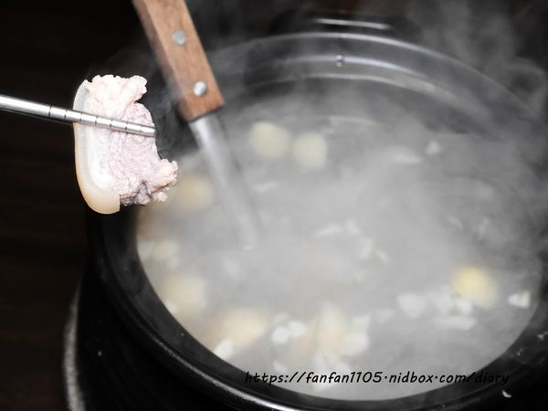 【三重美食】三重港景觀餐廳 #三重港 #戶外景觀餐廳 #live演唱 #羊肉爐 #活蝦  #炭烤牛排 #蔬果市集  (20).JPG