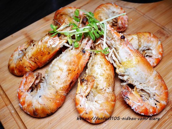 【三重美食】三重港景觀餐廳 #三重港 #戶外景觀餐廳 #live演唱 #羊肉爐 #活蝦  #炭烤牛排 #蔬果市集  (43).JPG