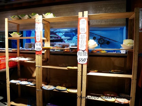 【三重美食】三重港景觀餐廳 #三重港 #戶外景觀餐廳 #live演唱 #羊肉爐 #活蝦  #炭烤牛排 #蔬果市集  (9).JPG