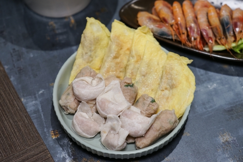 跳躍的宅男 - [台北松山區美食]老撈麻辣鍋-新派火鍋及私房料理-黃牛胸肉獨特口感 油脂鮮甜而不膩  美味火鍋推薦 近捷運南京復興站