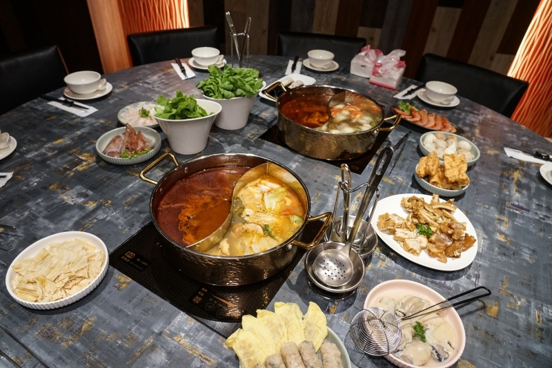 跳躍的宅男 - [台北松山區美食]老撈麻辣鍋-新派火鍋及私房料理-黃牛胸肉獨特口感 油脂鮮甜而不膩  美味火鍋推薦 近捷運南京復興站