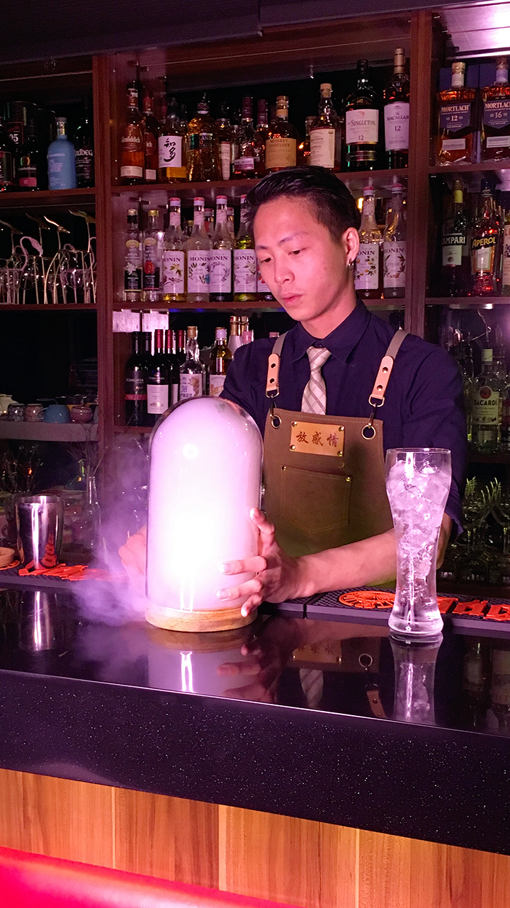 信義放感情,我不是他媽媽,Odin Bistro,橘雨煙花,下酒菜,狂歡,週末夜,生命之水,客制化調酒,酒精,奧丁,愛貓園,手做甜點,臨江