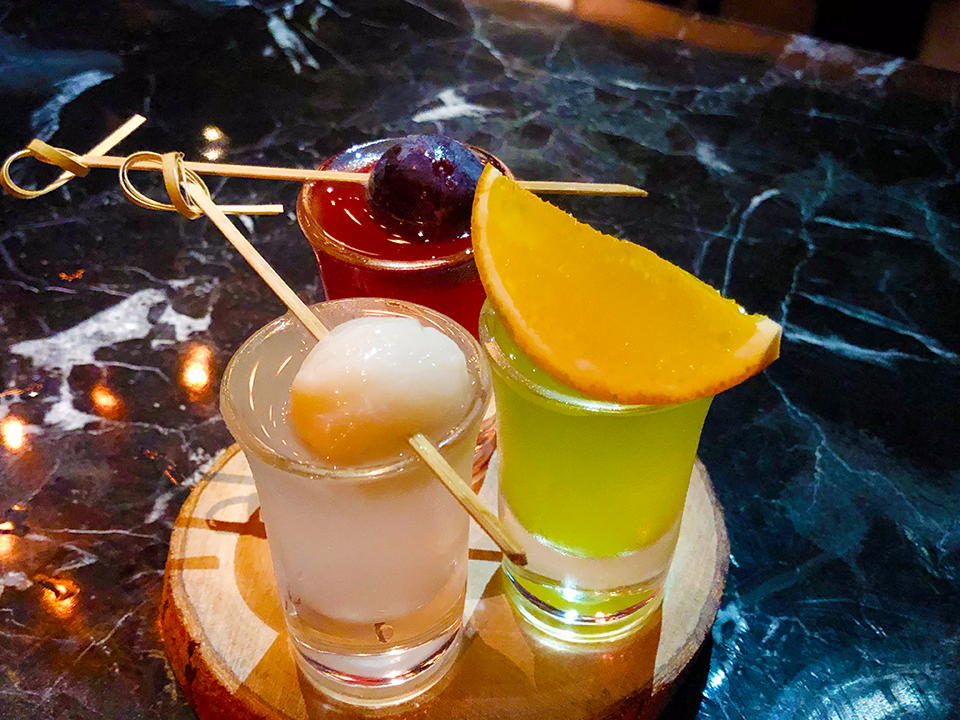 信義放感情,我不是他媽媽,Odin Bistro,居酒屋,大人味,浮誇系,網美集散,情人節,求婚,紀念日,茶裏王代言女神