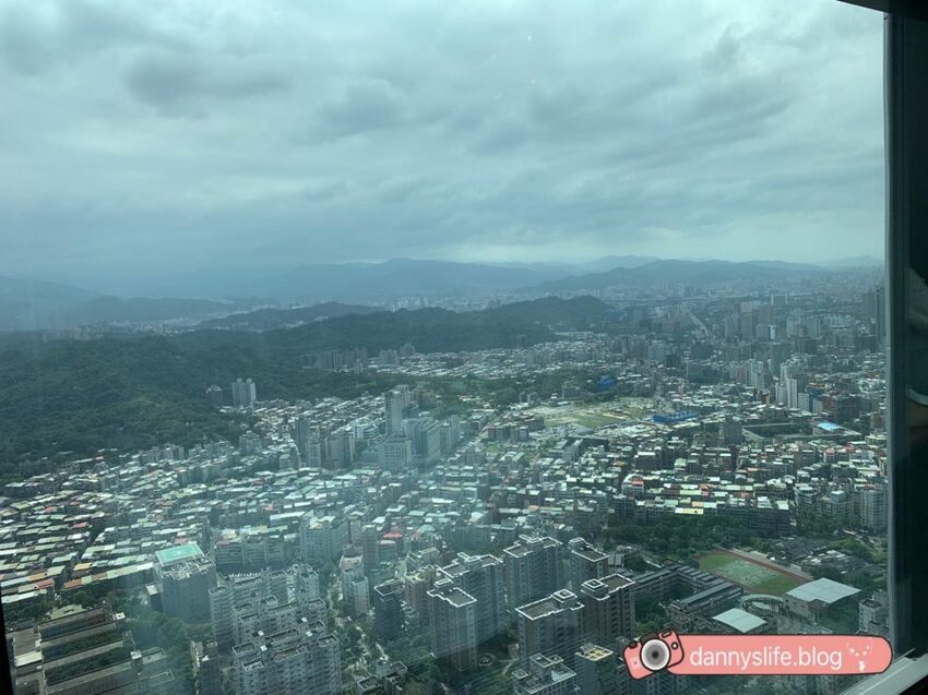 Google 1,537則評論 4.3顆星｜吃過最好吃的牛排 美食與美景雙重享受 俯瞰台北市 信義區美食。丹尼的吃喝玩樂～