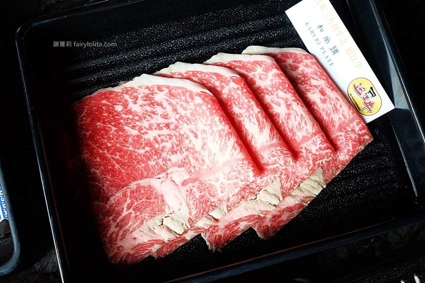 台北火鍋 | Beef King/信義旗艦店日本頂級A5和牛鍋物放題。網友喻：此生吃過最好吃的和牛，不可思議超高CP值，老闆真的失心瘋！ @蹦啾♥謝蘿莉 La vie heureuse