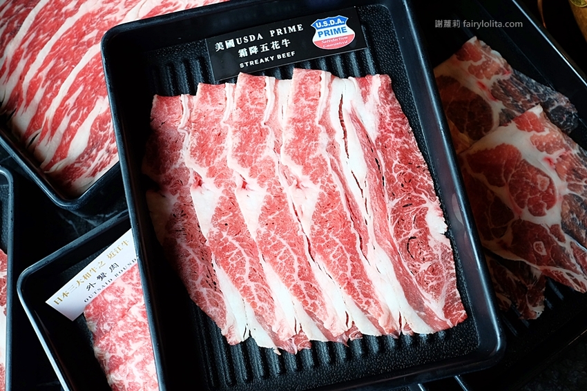 台北火鍋 | Beef King/信義旗艦店日本頂級A5和牛鍋物放題。網友喻：此生吃過最好吃的和牛，不可思議超高CP值，老闆真的失心瘋！ @蹦啾♥謝蘿莉 La vie heureuse