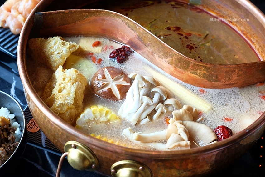 台北火鍋 | Beef King/信義旗艦店日本頂級A5和牛鍋物放題。網友喻：此生吃過最好吃的和牛，不可思議超高CP值，老闆真的失心瘋！ @蹦啾♥謝蘿莉 La vie heureuse