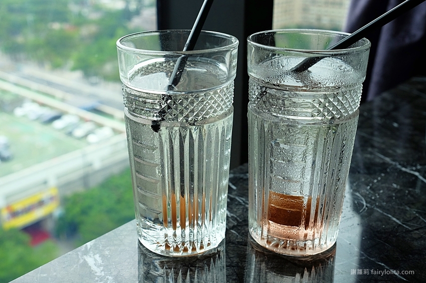 台北火鍋 | Beef King/信義旗艦店日本頂級A5和牛鍋物放題。網友喻：此生吃過最好吃的和牛，不可思議超高CP值，老闆真的失心瘋！ @蹦啾♥謝蘿莉 La vie heureuse