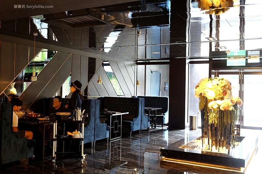 台北火鍋 | Beef King/信義旗艦店日本頂級A5和牛鍋物放題。網友喻：此生吃過最好吃的和牛，不可思議超高CP值，老闆真的失心瘋！ @蹦啾♥謝蘿莉 La vie heureuse