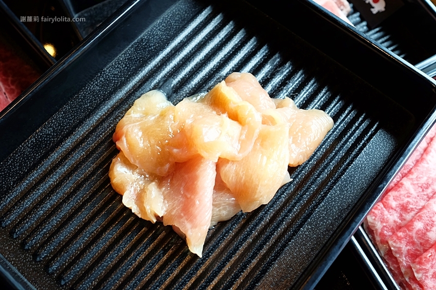 台北火鍋 | Beef King/信義旗艦店日本頂級A5和牛鍋物放題。網友喻：此生吃過最好吃的和牛，不可思議超高CP值，老闆真的失心瘋！ @蹦啾♥謝蘿莉 La vie heureuse