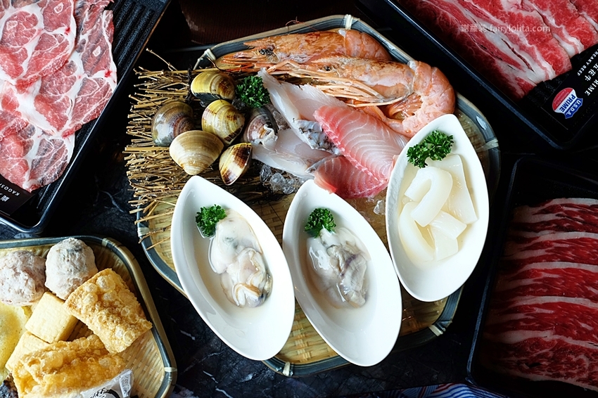 台北火鍋 | Beef King/信義旗艦店日本頂級A5和牛鍋物放題。網友喻：此生吃過最好吃的和牛，不可思議超高CP值，老闆真的失心瘋！ @蹦啾♥謝蘿莉 La vie heureuse