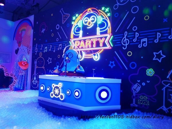 HELLO!搞怪8咘特區 玩樂式互動特展!幻境霧球光影秀，全台最大LED炫彩球池 寒假親子同遊的好去處  (34).JPG