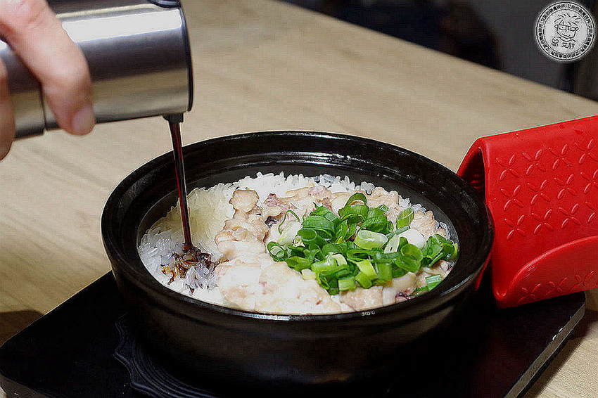2章魚雞粒煲仔飯2.jpg