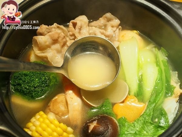 桃園火車站美食-陶淵明精緻鍋物-令人驚艷的獨家田園高湯,藥膳湯頭讓我難忘,還有好吃的滷肉飯!!! (邀約) @民宿女王芽月-美食.旅遊.全台趴趴走 桃園火車站美食-陶淵明精緻鍋物-令人驚艷的獨家田園高湯,藥膳湯頭讓我難忘,還有好吃的滷肉飯!!! (邀約) @民宿女王芽月-美食.旅遊.全台趴趴走