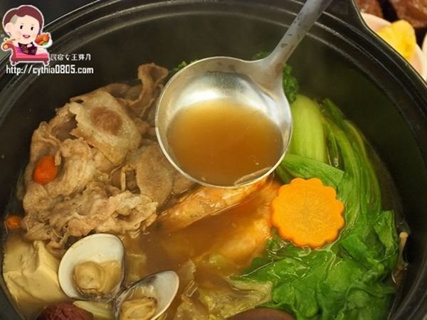 桃園火車站美食-陶淵明精緻鍋物-令人驚艷的獨家田園高湯,藥膳湯頭讓我難忘,還有好吃的滷肉飯!!! (邀約) @民宿女王芽月-美食.旅遊.全台趴趴走 桃園火車站美食-陶淵明精緻鍋物-令人驚艷的獨家田園高湯,藥膳湯頭讓我難忘,還有好吃的滷肉飯!!! (邀約) @民宿女王芽月-美食.旅遊.全台趴趴走