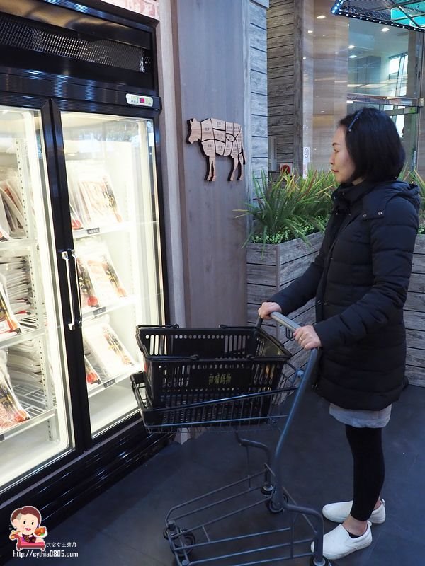 桃園藝文特區美食-初嘛超市鍋物-吃多少算多少，還有澎湖產地直送海鮮跟日本黑毛和牛啊~~(邀約) @民宿女王芽月-美食.旅遊.全台趴趴走