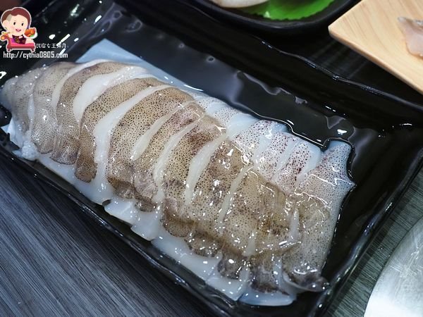 桃園藝文特區美食-初嘛超市鍋物-吃多少算多少，還有澎湖產地直送海鮮跟日本黑毛和牛啊~~(邀約) @民宿女王芽月-美食.旅遊.全台趴趴走