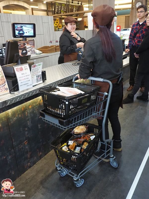 桃園藝文特區美食-初嘛超市鍋物-吃多少算多少，還有澎湖產地直送海鮮跟日本黑毛和牛啊~~(邀約) @民宿女王芽月-美食.旅遊.全台趴趴走