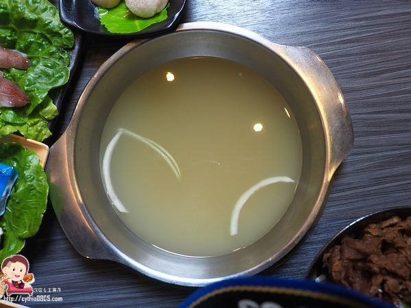 桃園藝文特區美食-初嘛超市鍋物-吃多少算多少，還有澎湖產地直送海鮮跟日本黑毛和牛啊~~(邀約) @民宿女王芽月-美食.旅遊.全台趴趴走