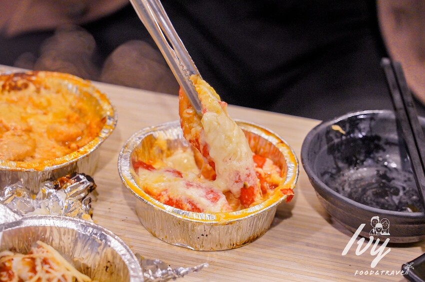 愛烤愛對囉台中店 |台中燒烤吃到飽推薦，全新菜單多達100種菜色，吃的到日韓式口味、軟絲、比臉大牛排 - 艾薇覓食趣