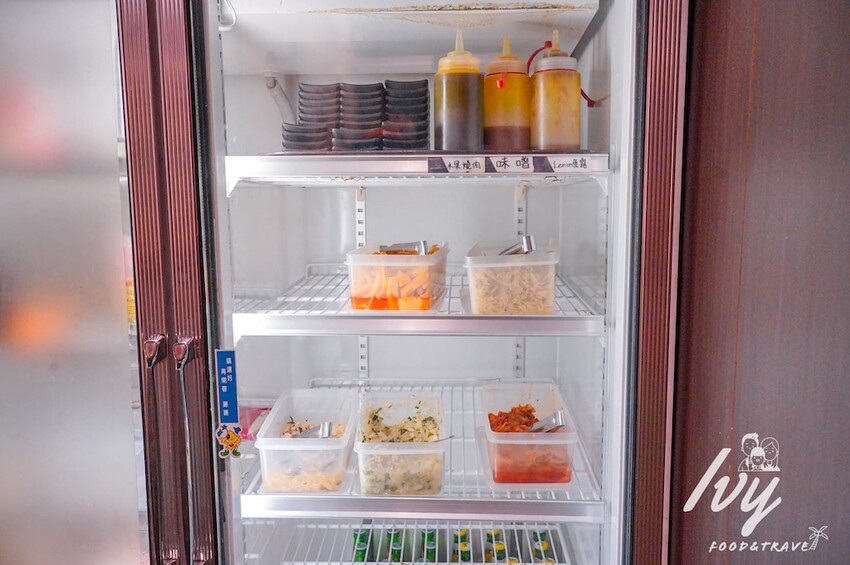 愛烤愛對囉台中店 |台中燒烤吃到飽推薦，全新菜單多達100種菜色，吃的到日韓式口味、軟絲、比臉大牛排 - 艾薇覓食趣