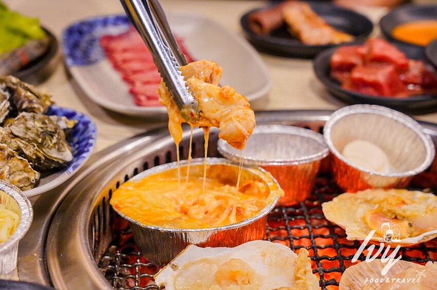 愛烤愛對囉台中店 |台中燒烤吃到飽推薦，全新菜單多達100種菜色，吃的到日韓式口味、軟絲、比臉大牛排 - 艾薇覓食趣