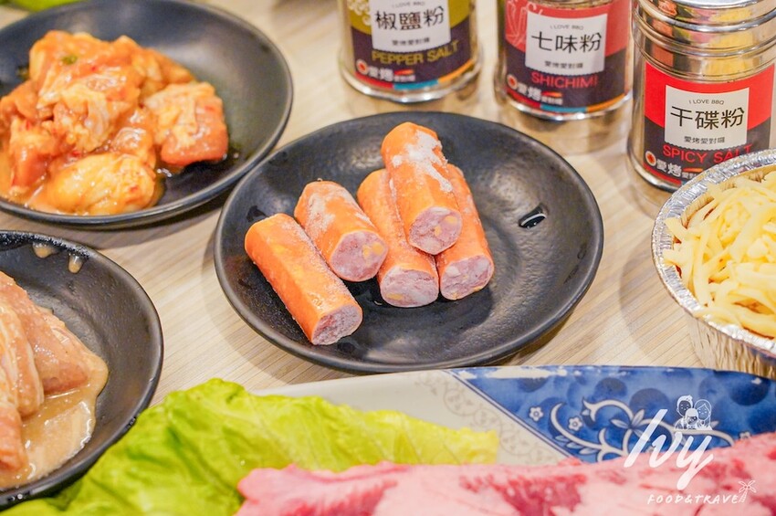 愛烤愛對囉台中店 |台中燒烤吃到飽推薦，全新菜單多達100種菜色，吃的到日韓式口味、軟絲、比臉大牛排 - 艾薇覓食趣