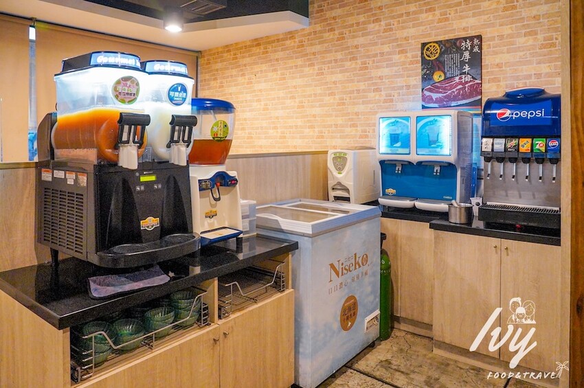 愛烤愛對囉台中店 |台中燒烤吃到飽推薦，全新菜單多達100種菜色，吃的到日韓式口味、軟絲、比臉大牛排 - 艾薇覓食趣