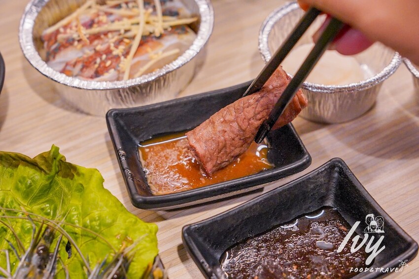 愛烤愛對囉台中店 |台中燒烤吃到飽推薦，全新菜單多達100種菜色，吃的到日韓式口味、軟絲、比臉大牛排 - 艾薇覓食趣