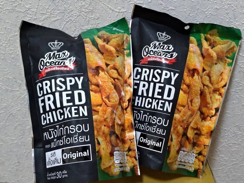 年假必備泰國團購零食~酥脆好吃的MAX OCEANS炸雞皮!