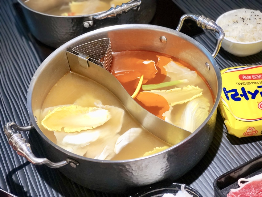 [台北松山]超越水產超市火鍋想吃自己拿肉多多火鍋新品牌 / 活龍蝦588元 / 火鍋蒸籠兩吃法 / 產地直送、平價供應 / 超市火鍋第一品牌