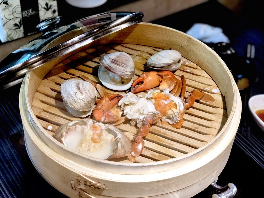 [台北松山]超越水產超市火鍋想吃自己拿肉多多火鍋新品牌 / 活龍蝦588元 / 火鍋蒸籠兩吃法 / 產地直送、平價供應 / 超市火鍋第一品牌